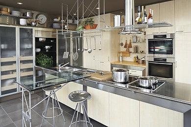 《潜行者：禁区传说三部曲》增强版公布